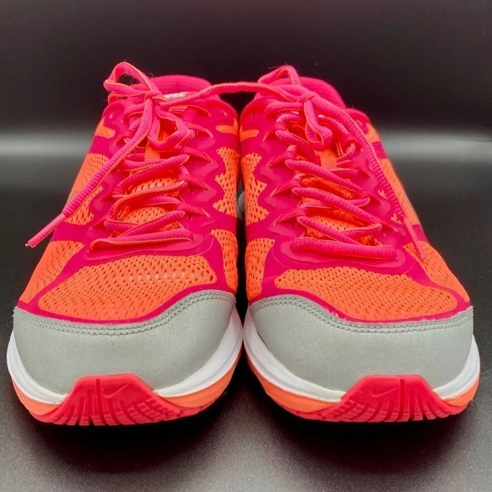 NIKE Dual‎ Fusion 3 running shoe, size 6.5 youth or 8.5 women's.